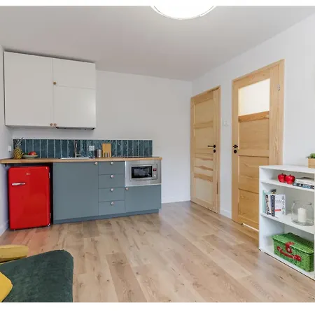 Retro - 12 Min To Old Town Gdansk,pkp & Shopping Mall Apartamento *